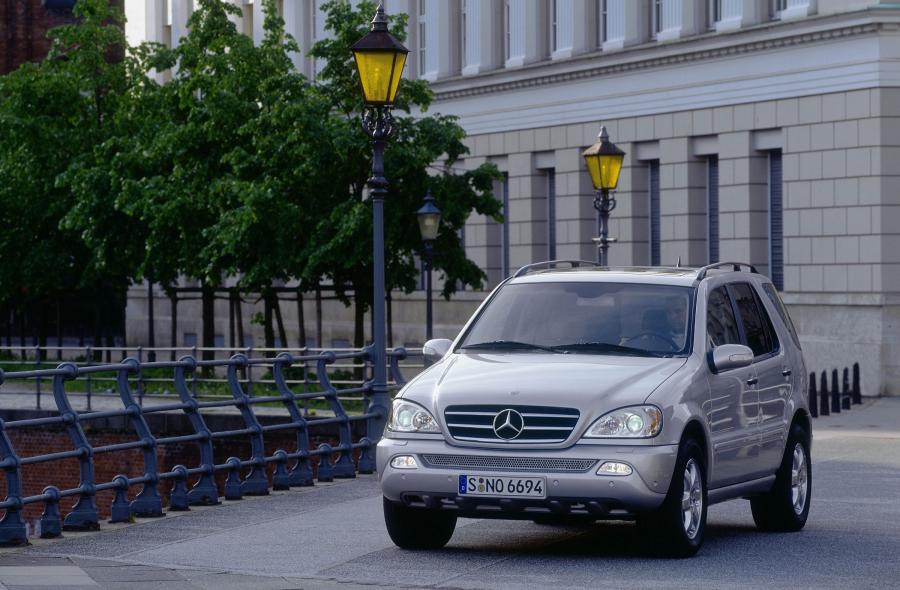  Mercedes-Benz ML-Class 2006 года  (фото 53 из 400)